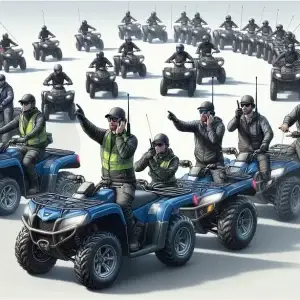 Група хора, каращи ATV в колона, поддържайки правилна дистанция и използващи сигнали за комуникация